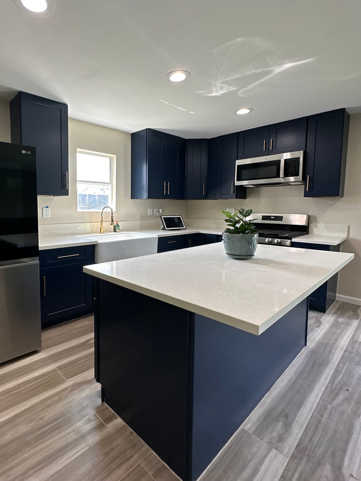 Navy Blue Shaker