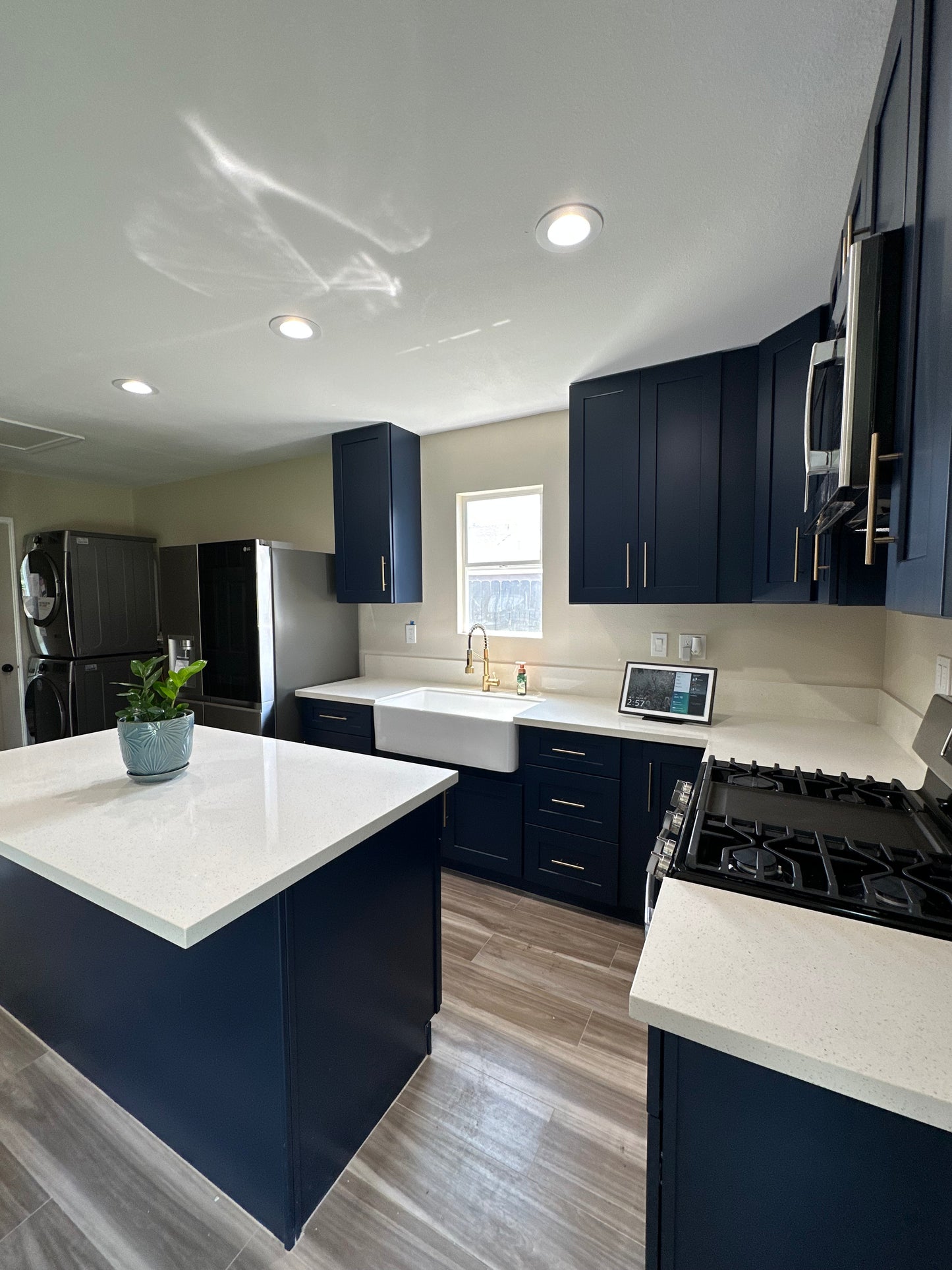 Navy Blue Shaker