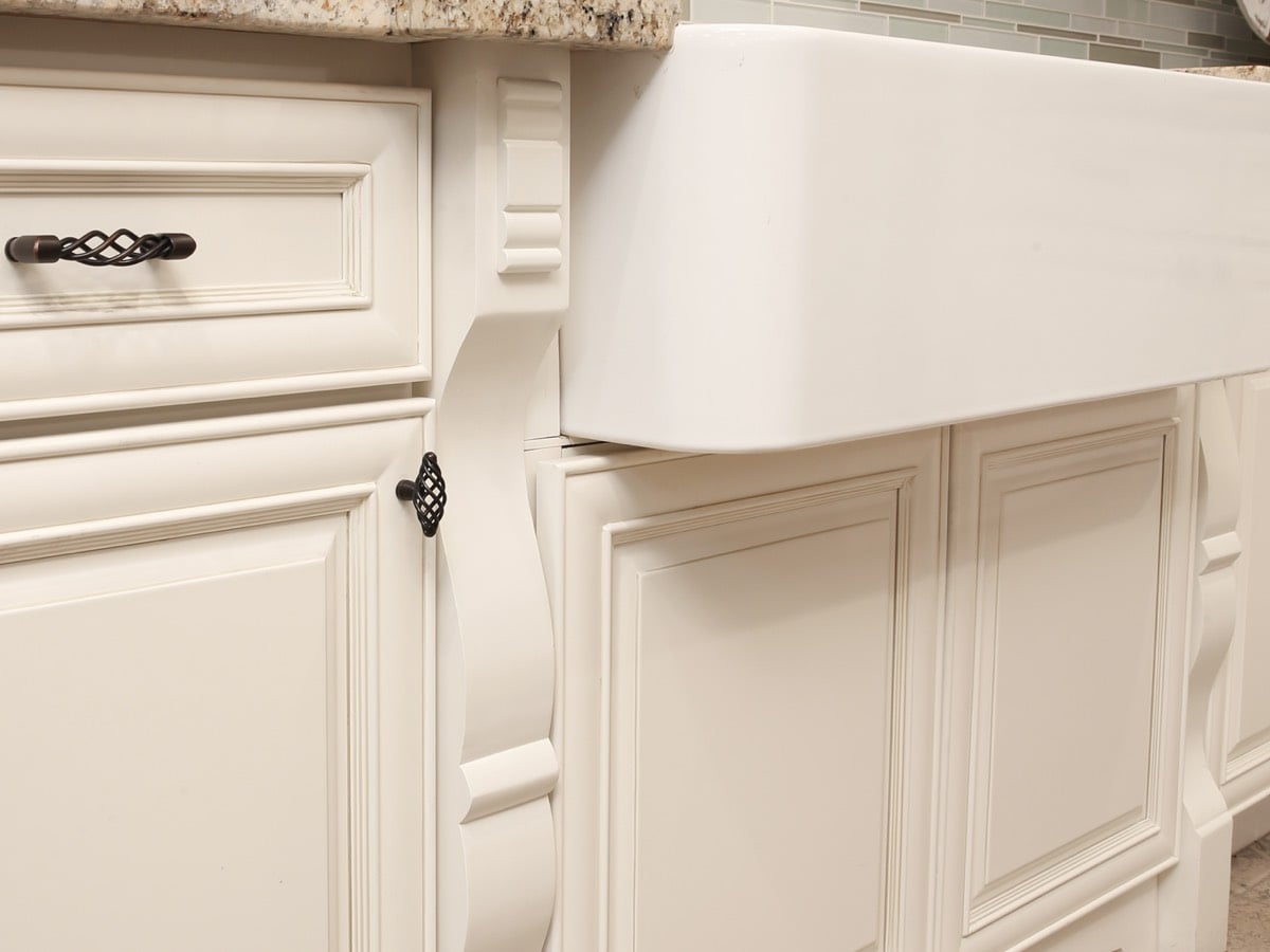 Antique White Raised Panel