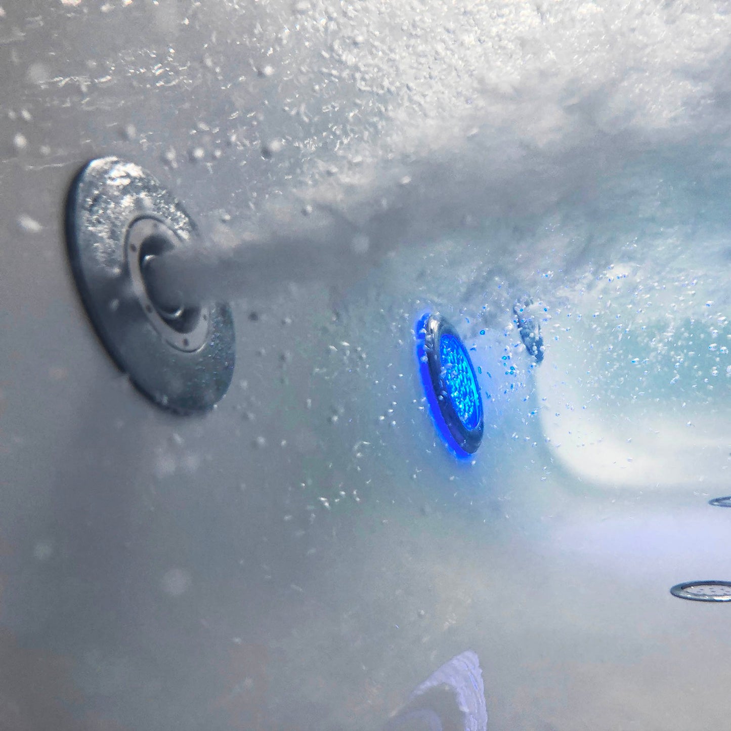 Tekne 71" Freestanding Whirlpool Bathtub