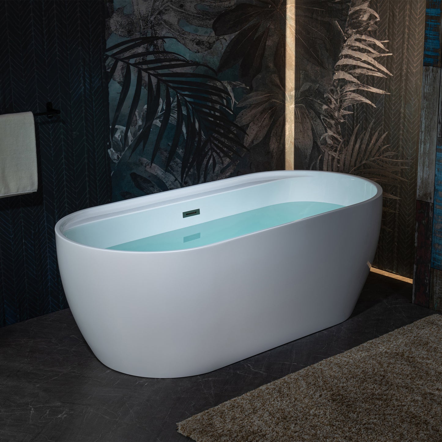 Aura 67" Freestanding Bathtub