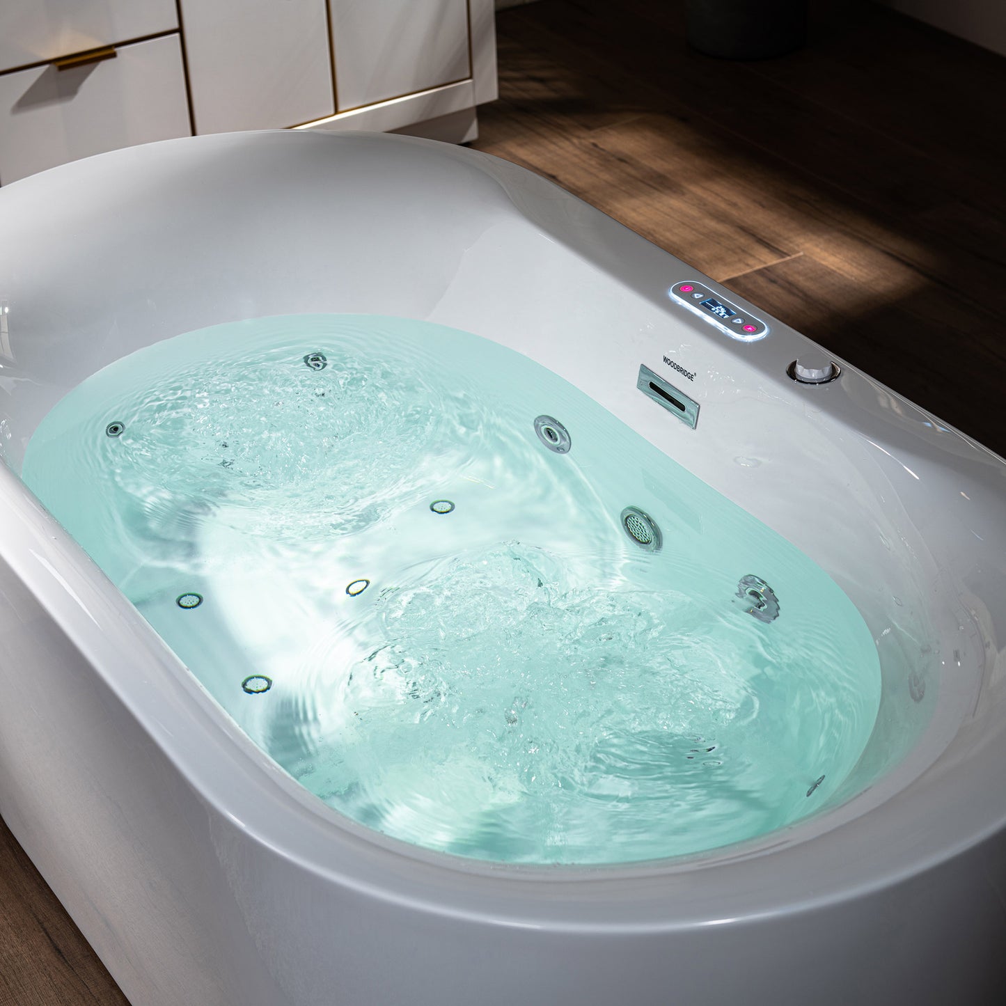 Vortice 59" Freestanding Whirlpool Bathtub