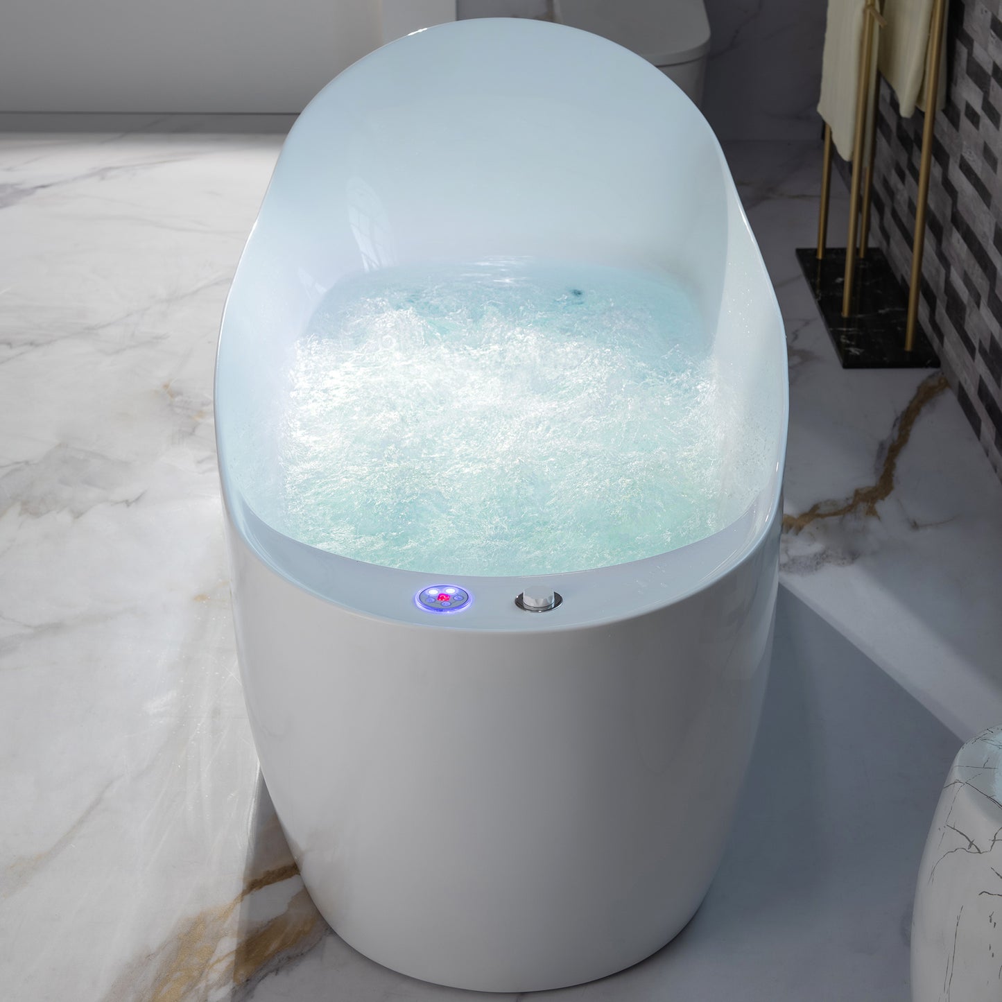 Swan 71" Freestanding Whirlpool Bathtub