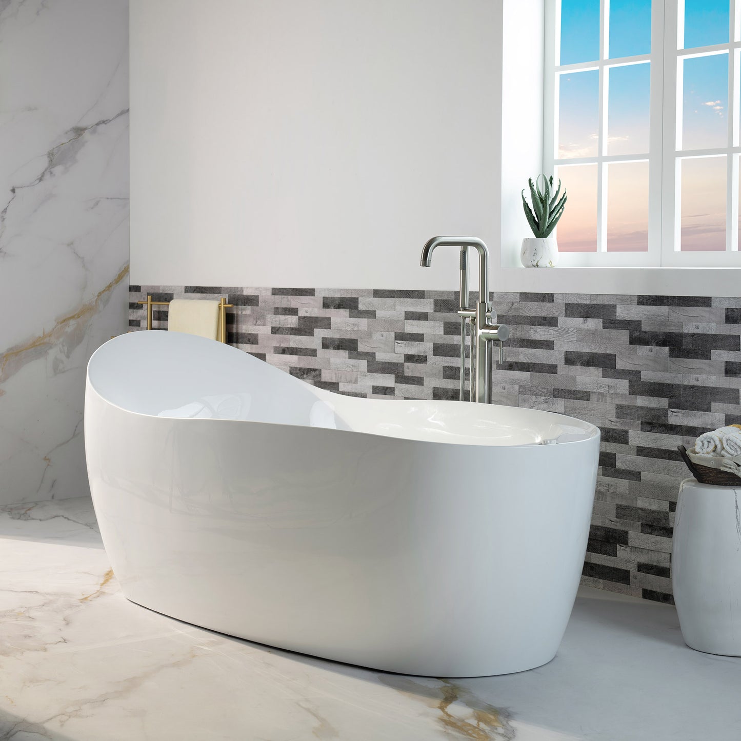 Swan 71" Freestanding Whirlpool Bathtub