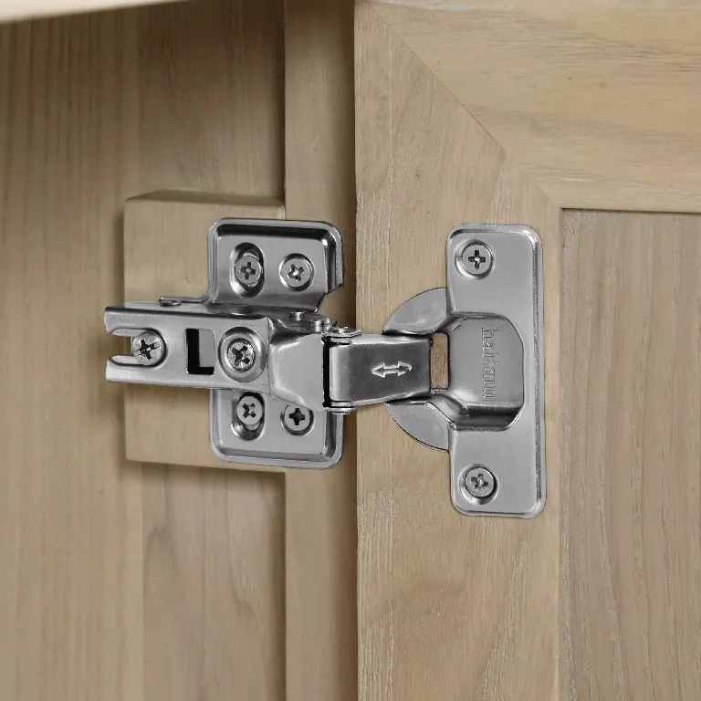 Arborweave 30" Freestanding Bathroom Vanity with Quartz Top and Vitreous China Undermount Sink