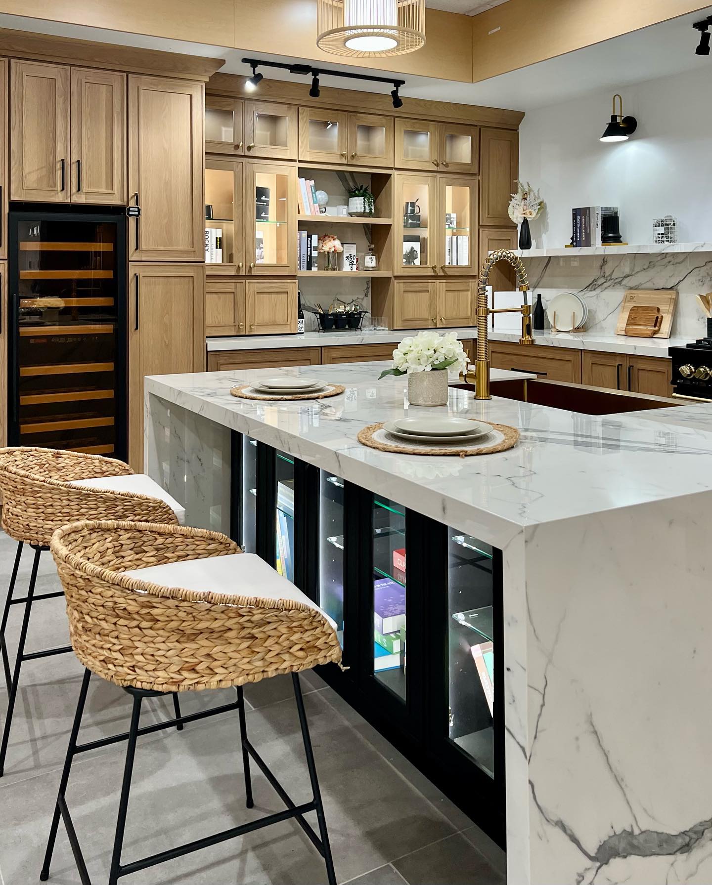 Elegant Shaker Oak