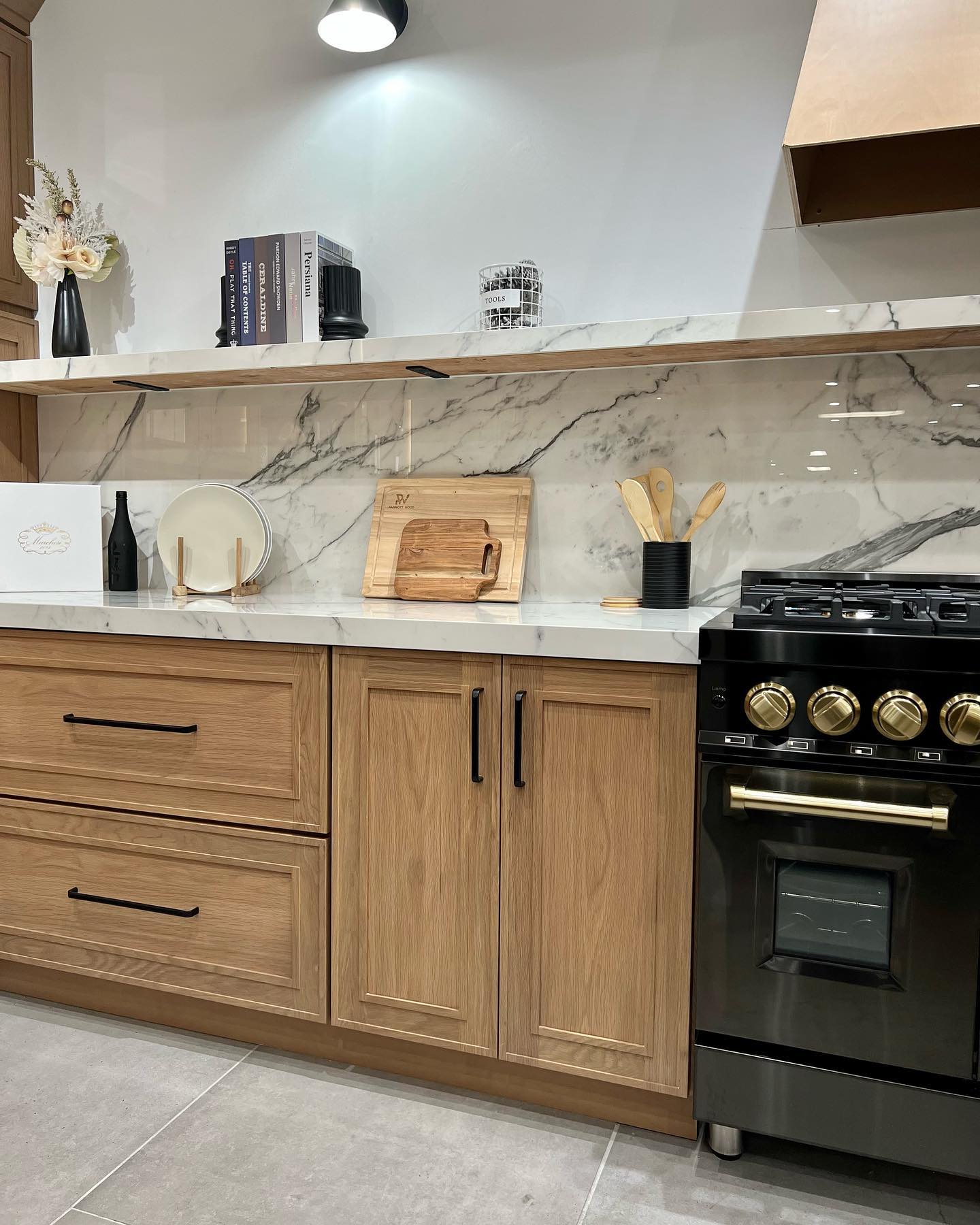 Elegant Shaker Oak