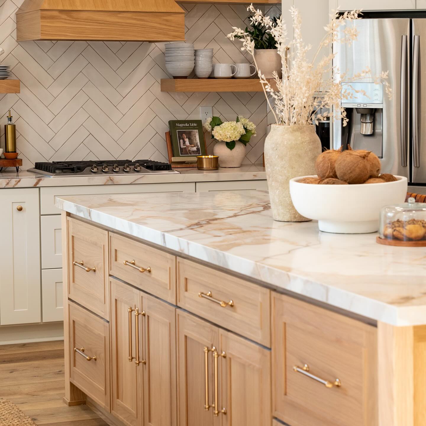 Elegant Shaker Oak