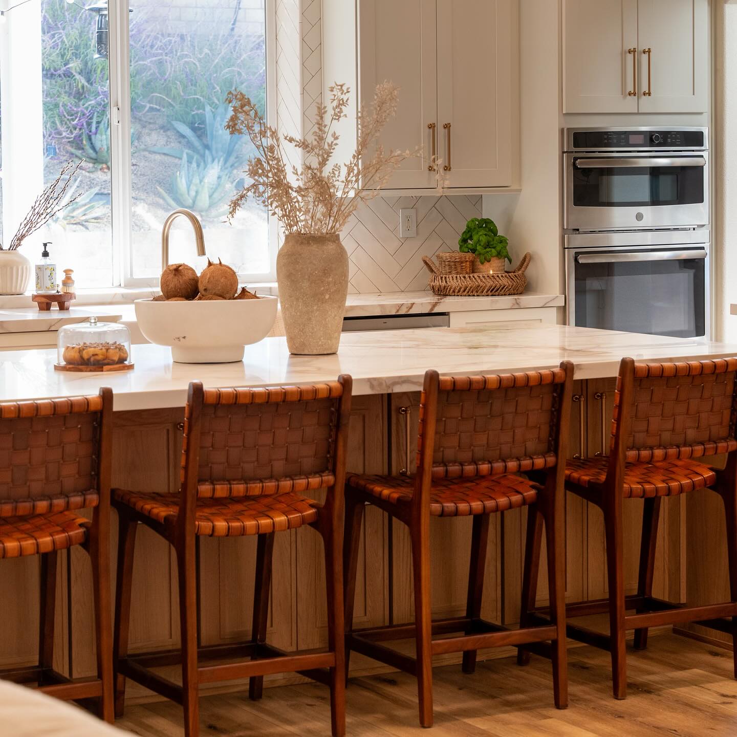 Elegant Shaker Oak