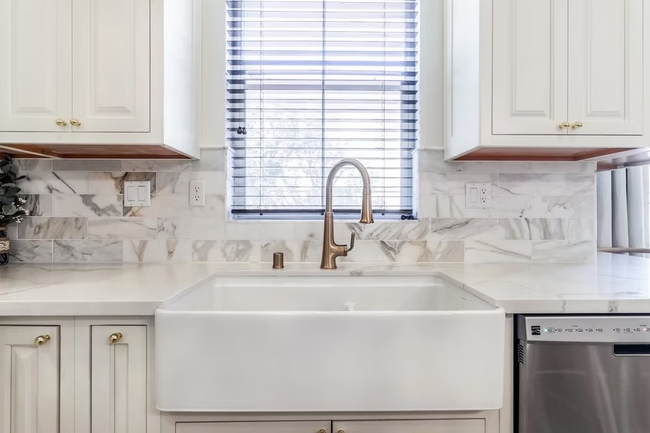 Calacatta Luna Quartz Slab