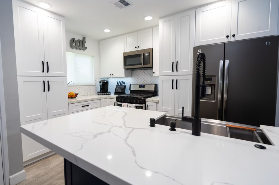 Calacatta Cielo Quartz Slab