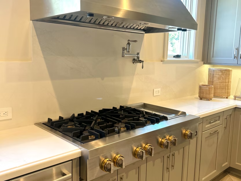 Calacatta Ria Quartz Slab