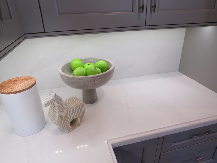 Calacatta Ria Quartz Slab