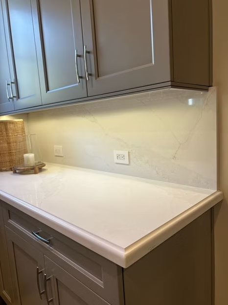 Calacatta Ria Quartz Slab