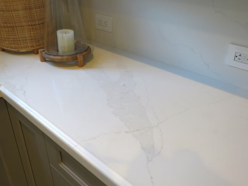 Calacatta Ria Quartz Slab