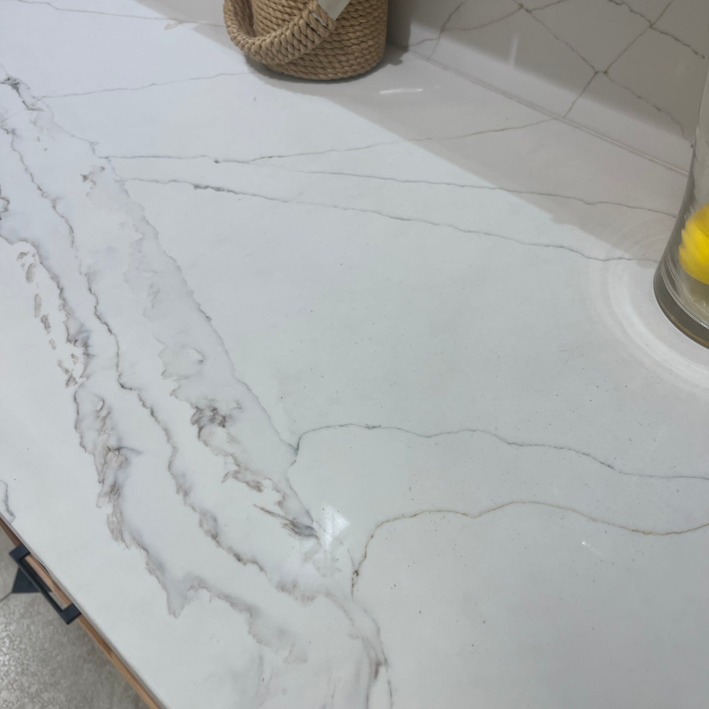 Calacatta Verona Quartz Slab