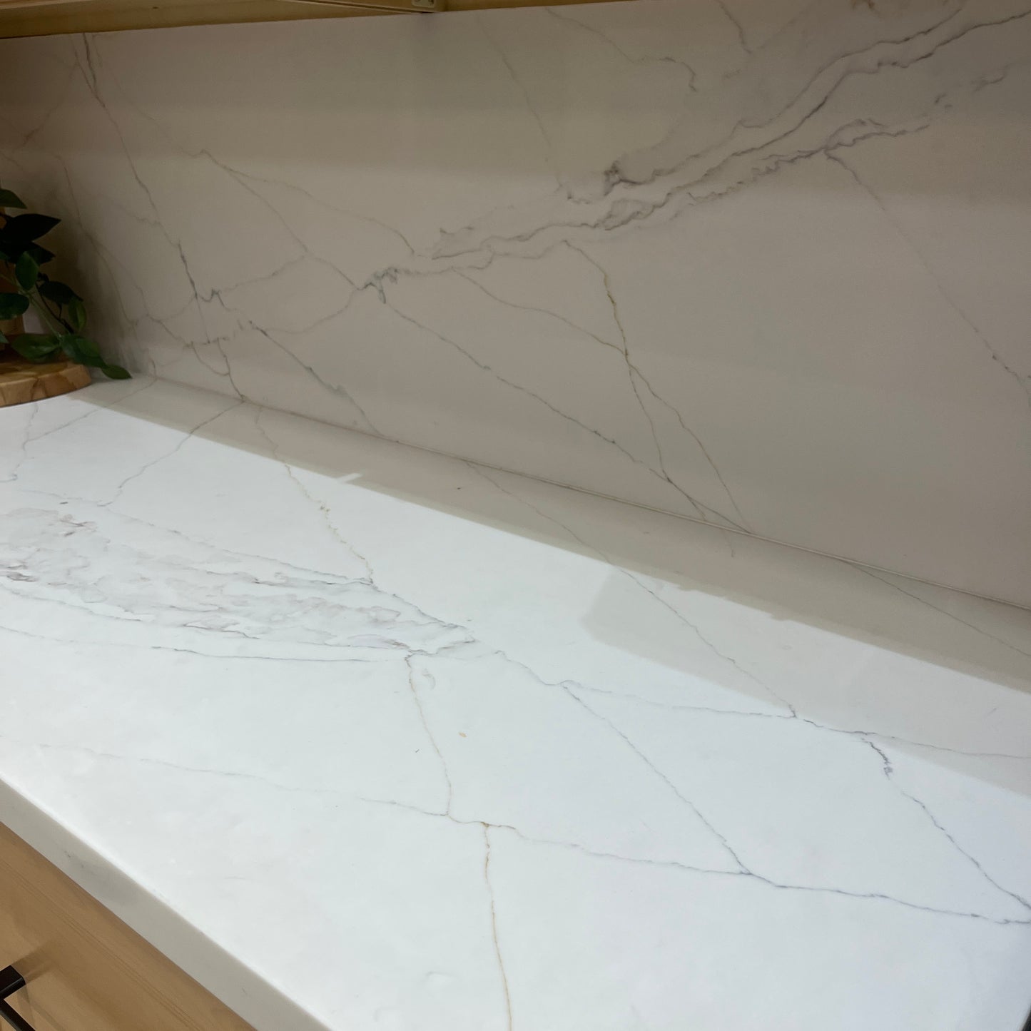 Calacatta Verona Quartz Slab