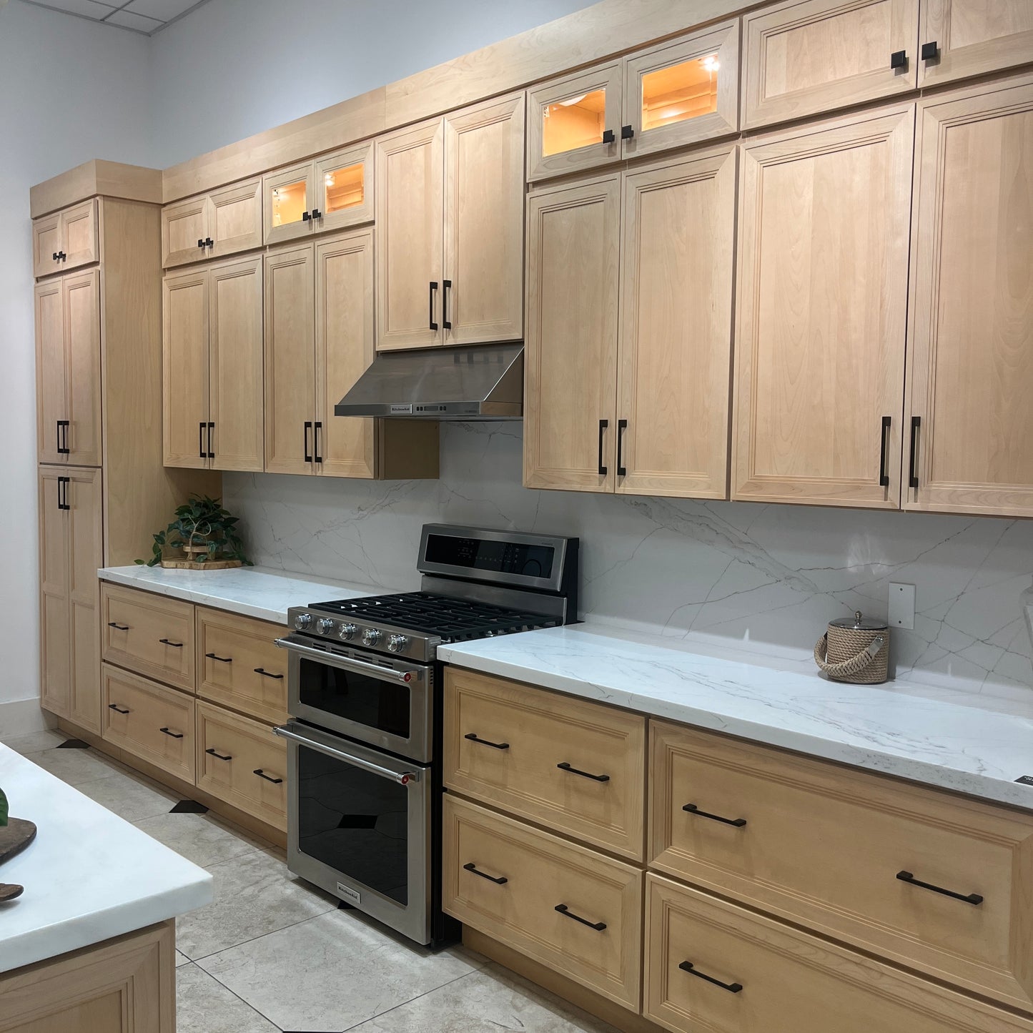 Calacatta Verona Quartz Slab