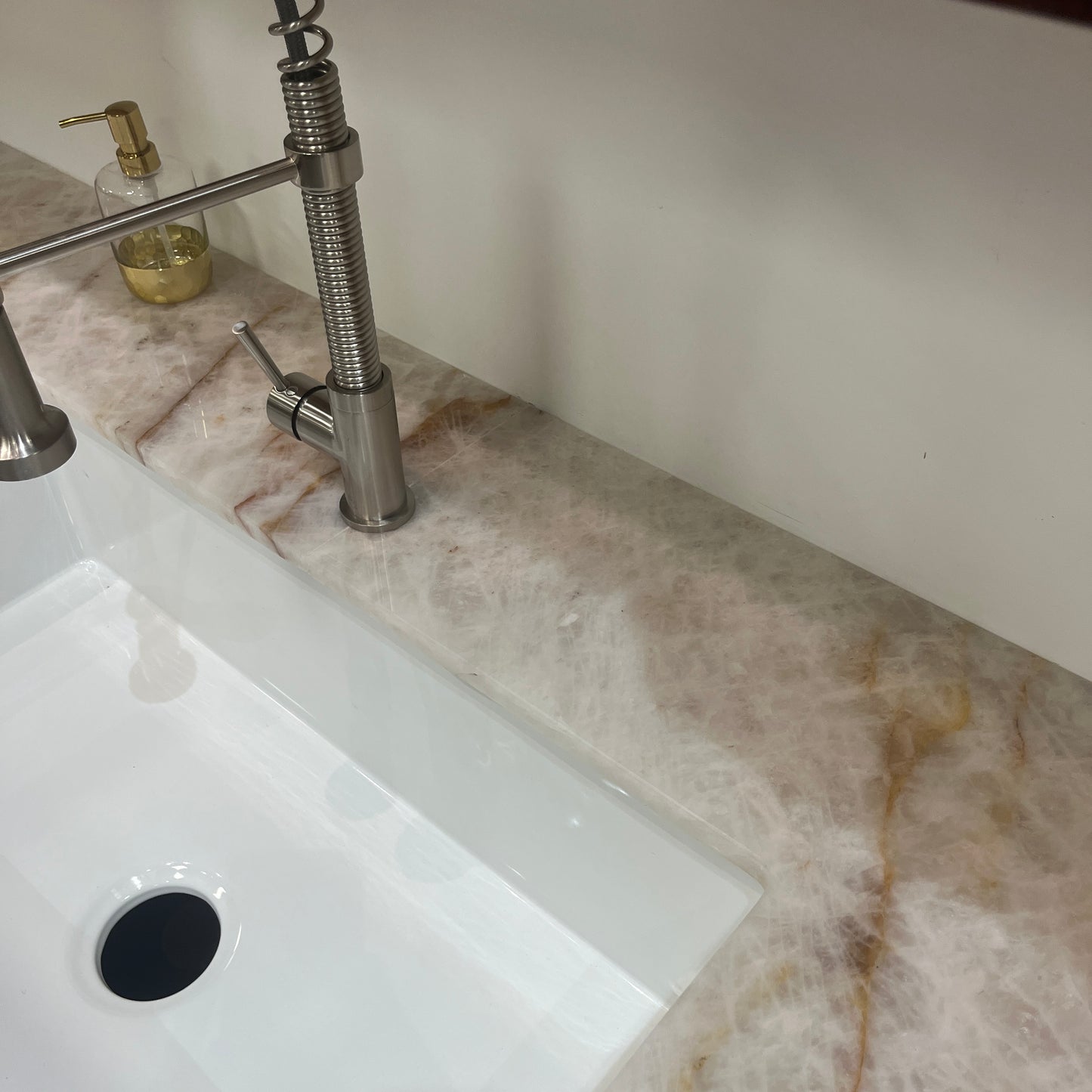Cristallo Quartzite Slab