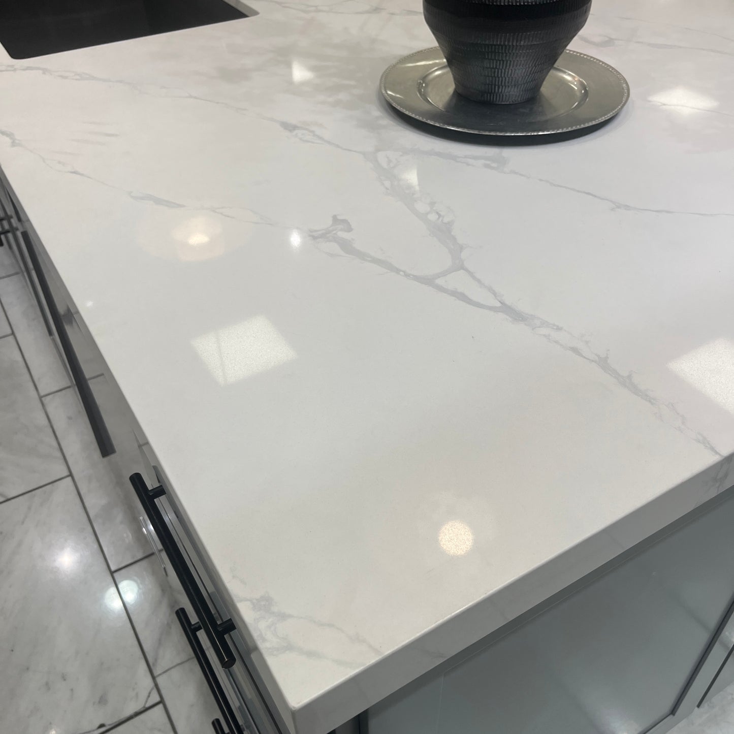 Calacatta Rocky Quartz Slab