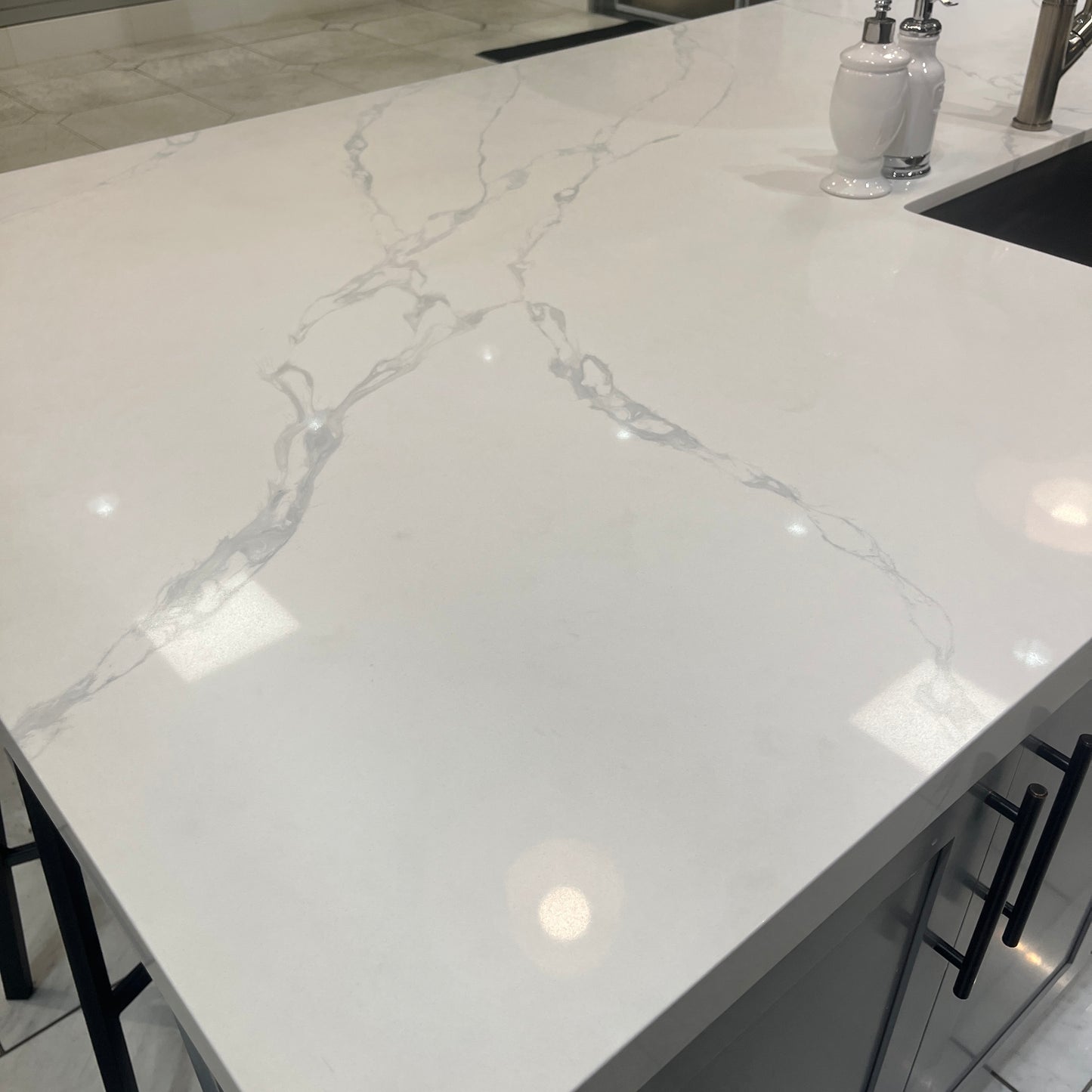 Calacatta Rocky Quartz Slab