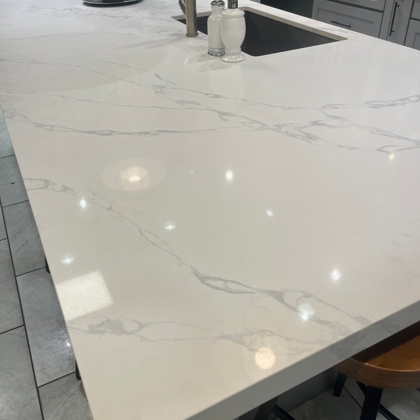 Calacatta Rocky Quartz Slab