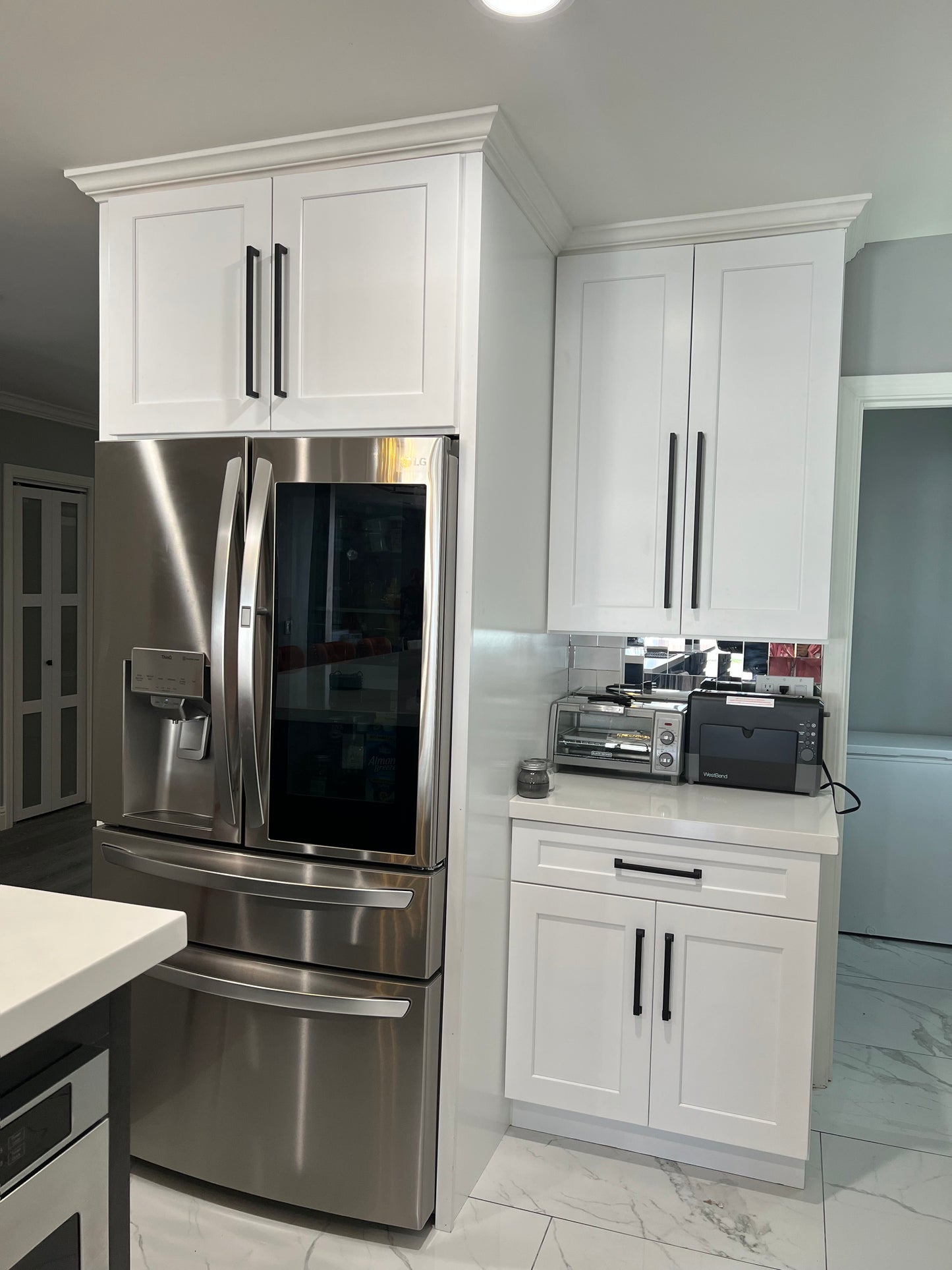 Seamless White Shaker