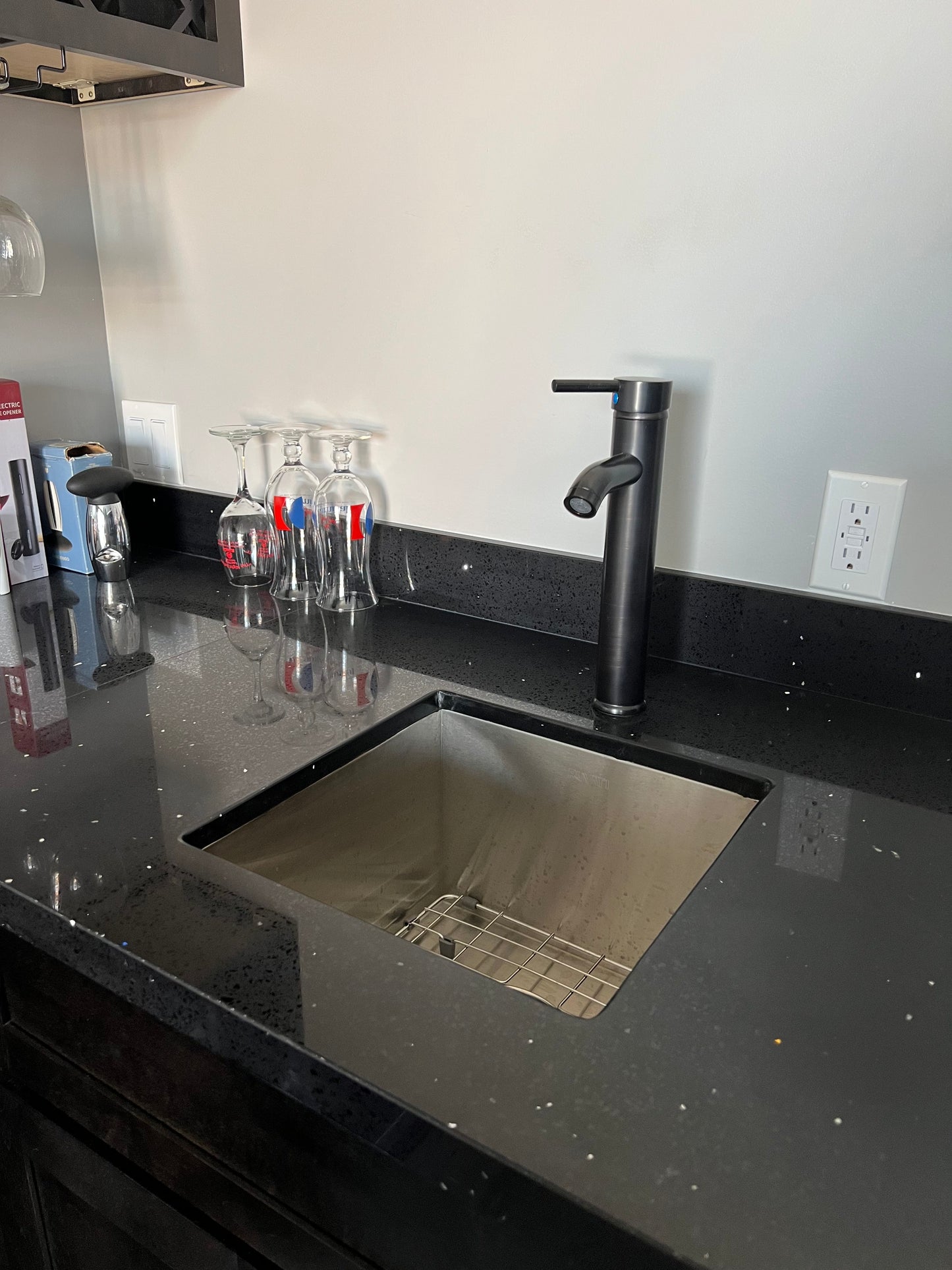 Black Diamond Quartz Slab