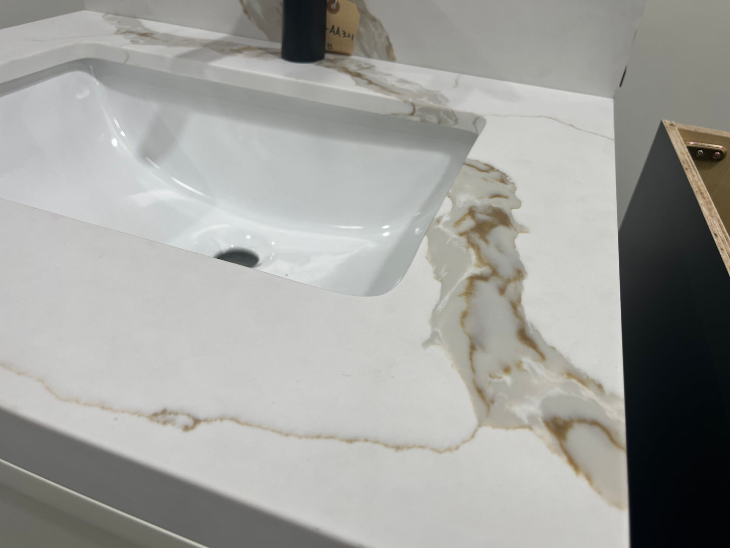 Calacatta Gold Quartz Vanity Top