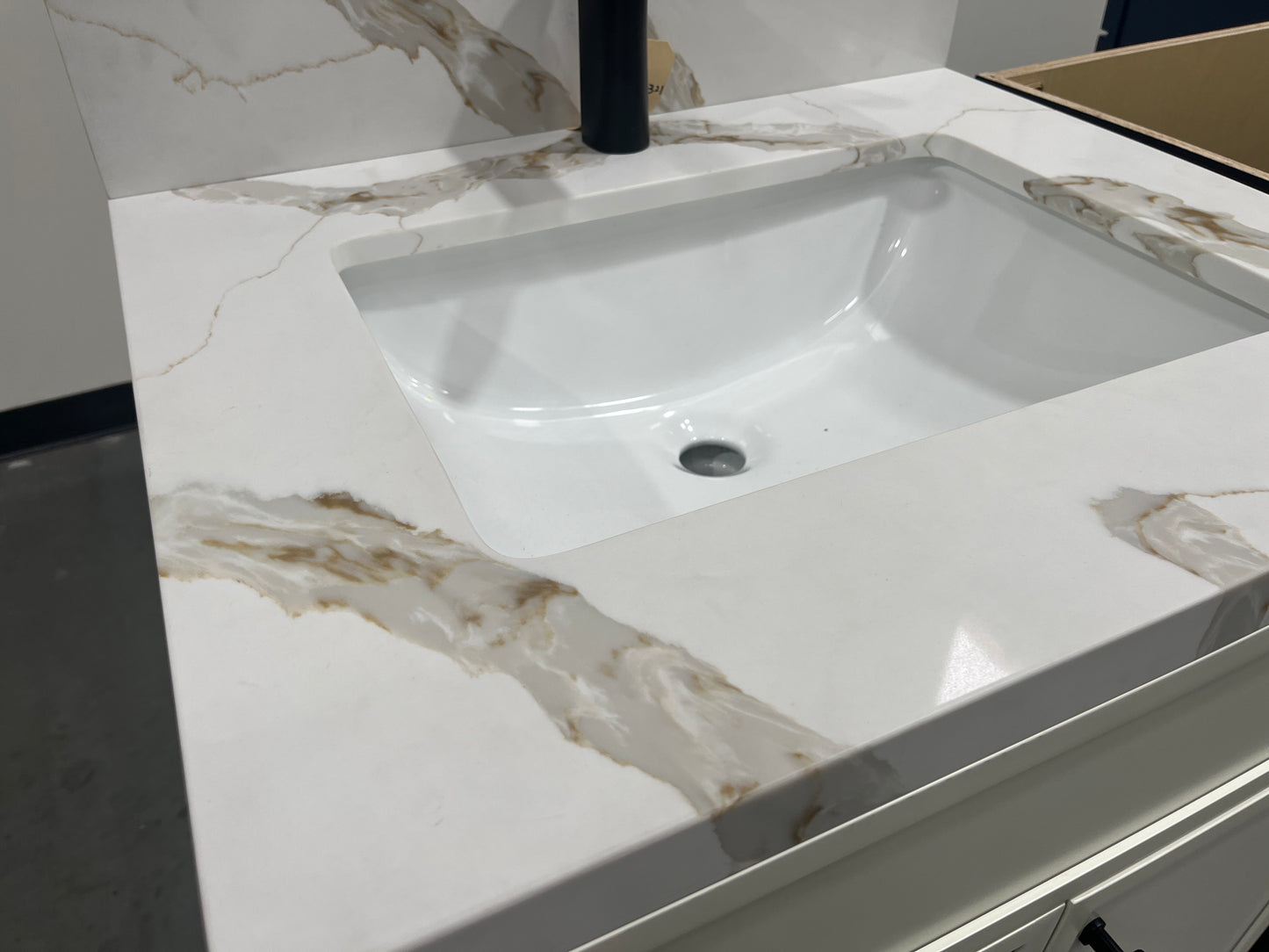 Calacatta Gold Quartz Vanity Top