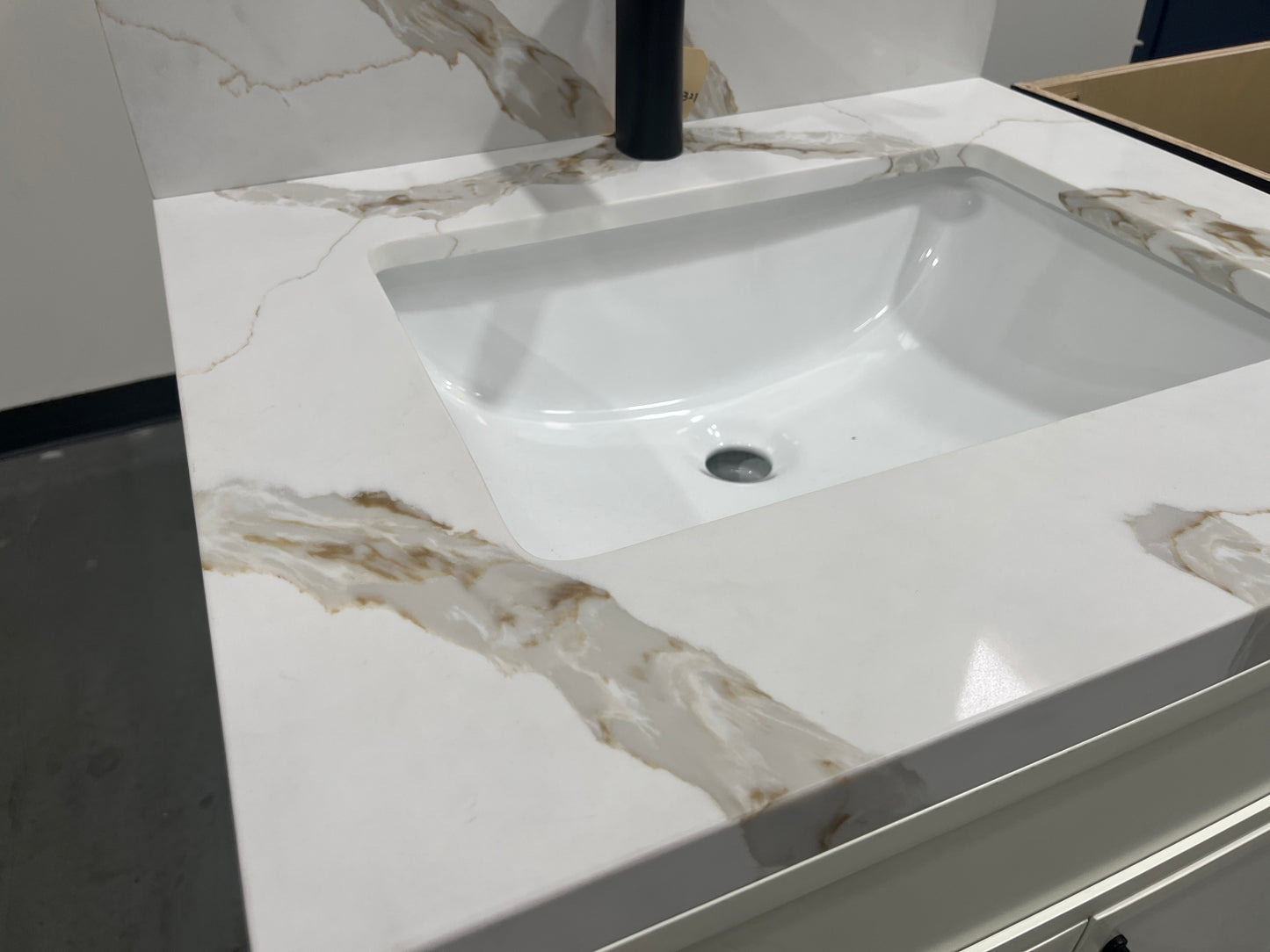 Calacatta Gold Quartz Vanity Top
