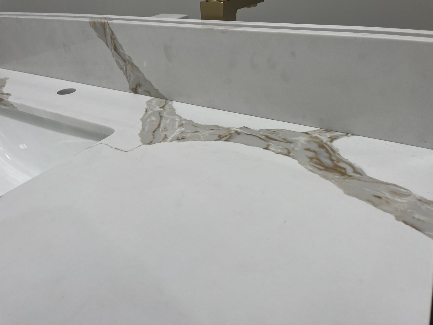 Calacatta Gold Quartz Vanity Top