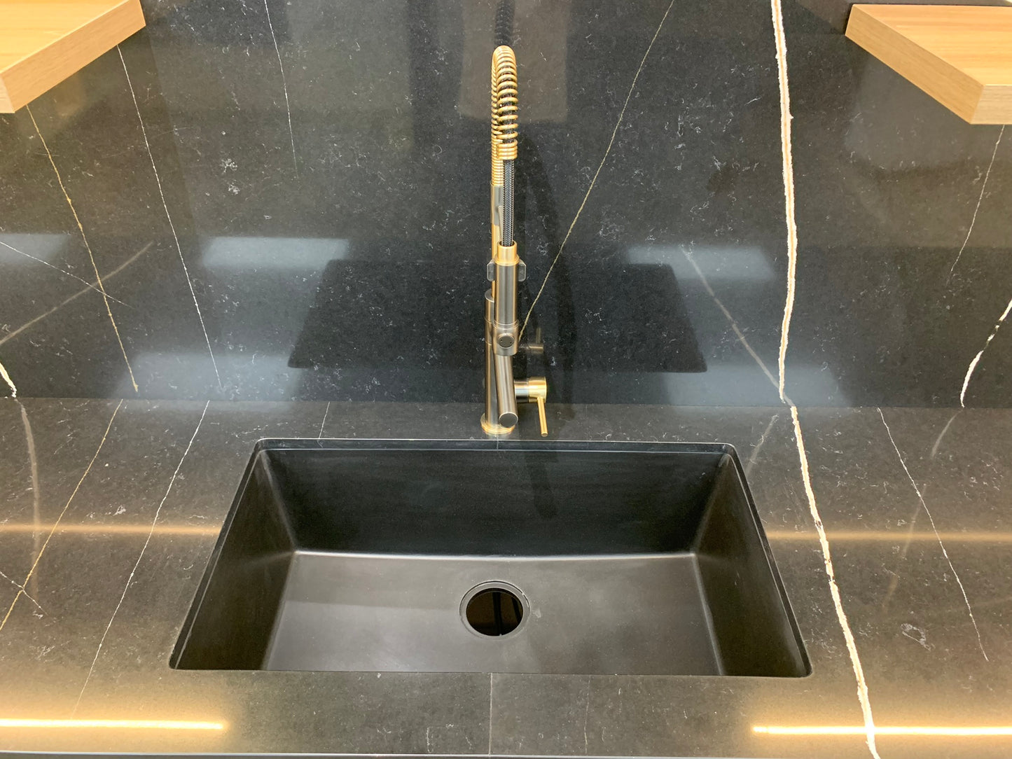 Black Marquina Quartz Slab