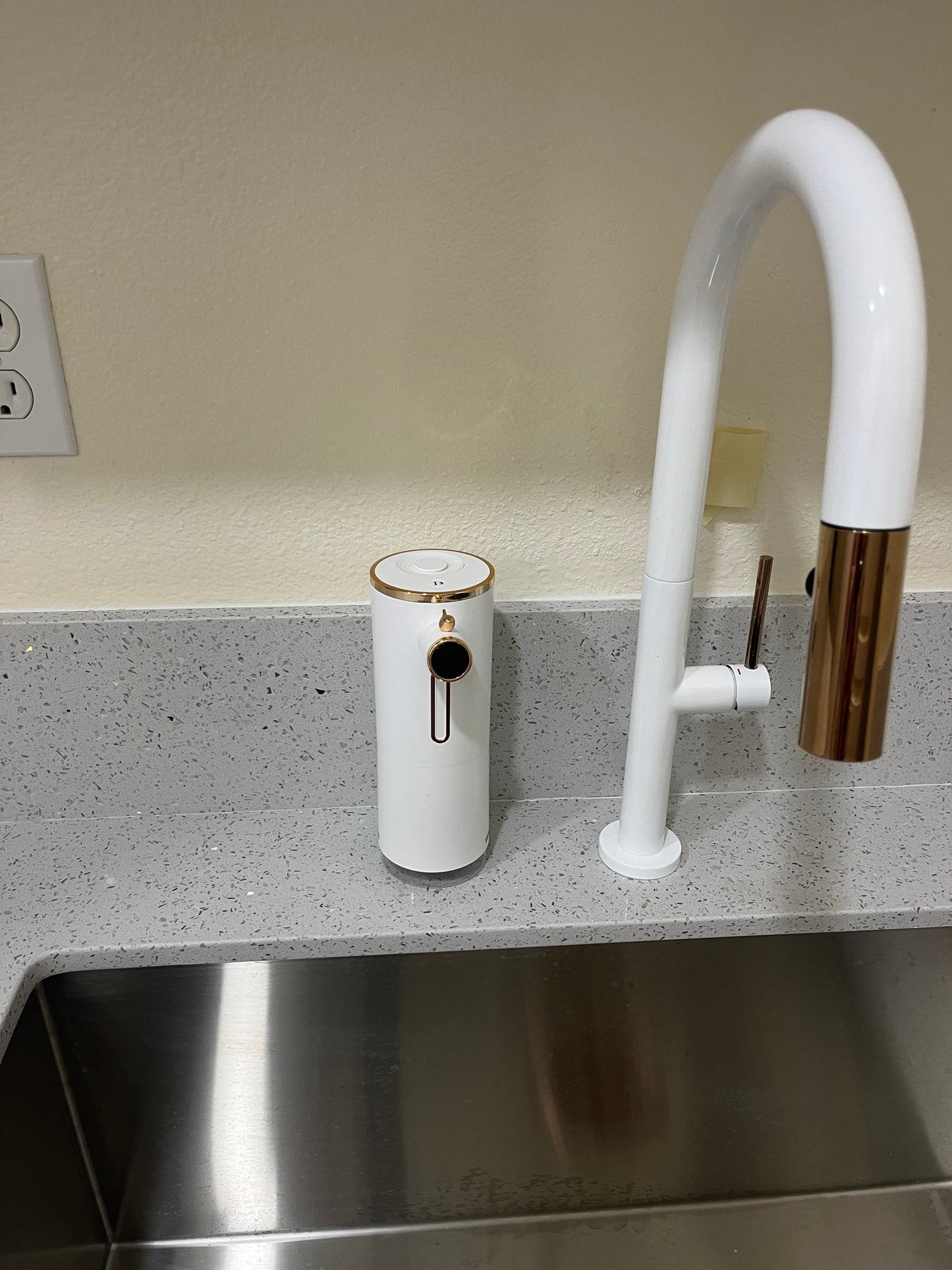 White Diamond Quartz Slab