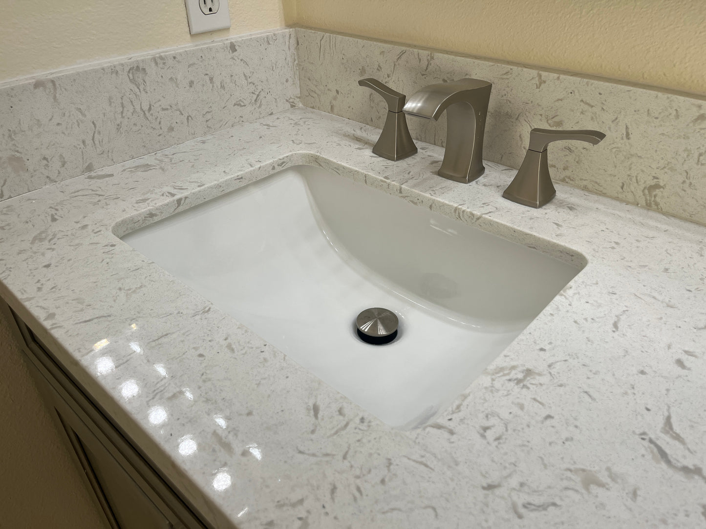 Latte Quartz Slab