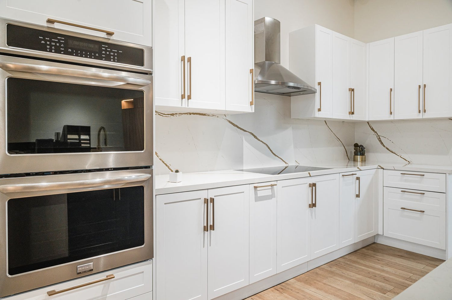 La Reve Frameless Shaker