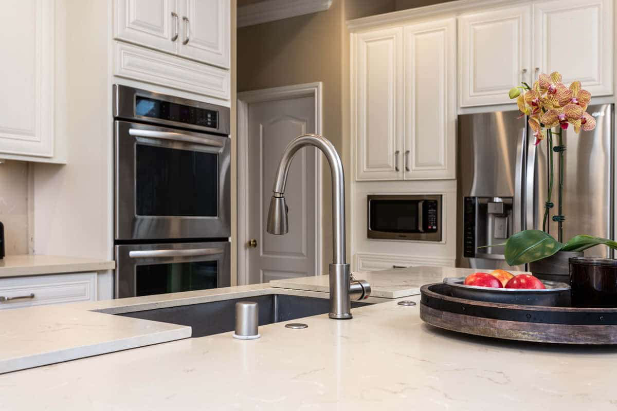 Malibu Antique White Shaker