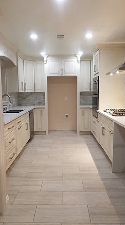 Antique White Raised Panel