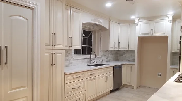 Antique White Raised Panel