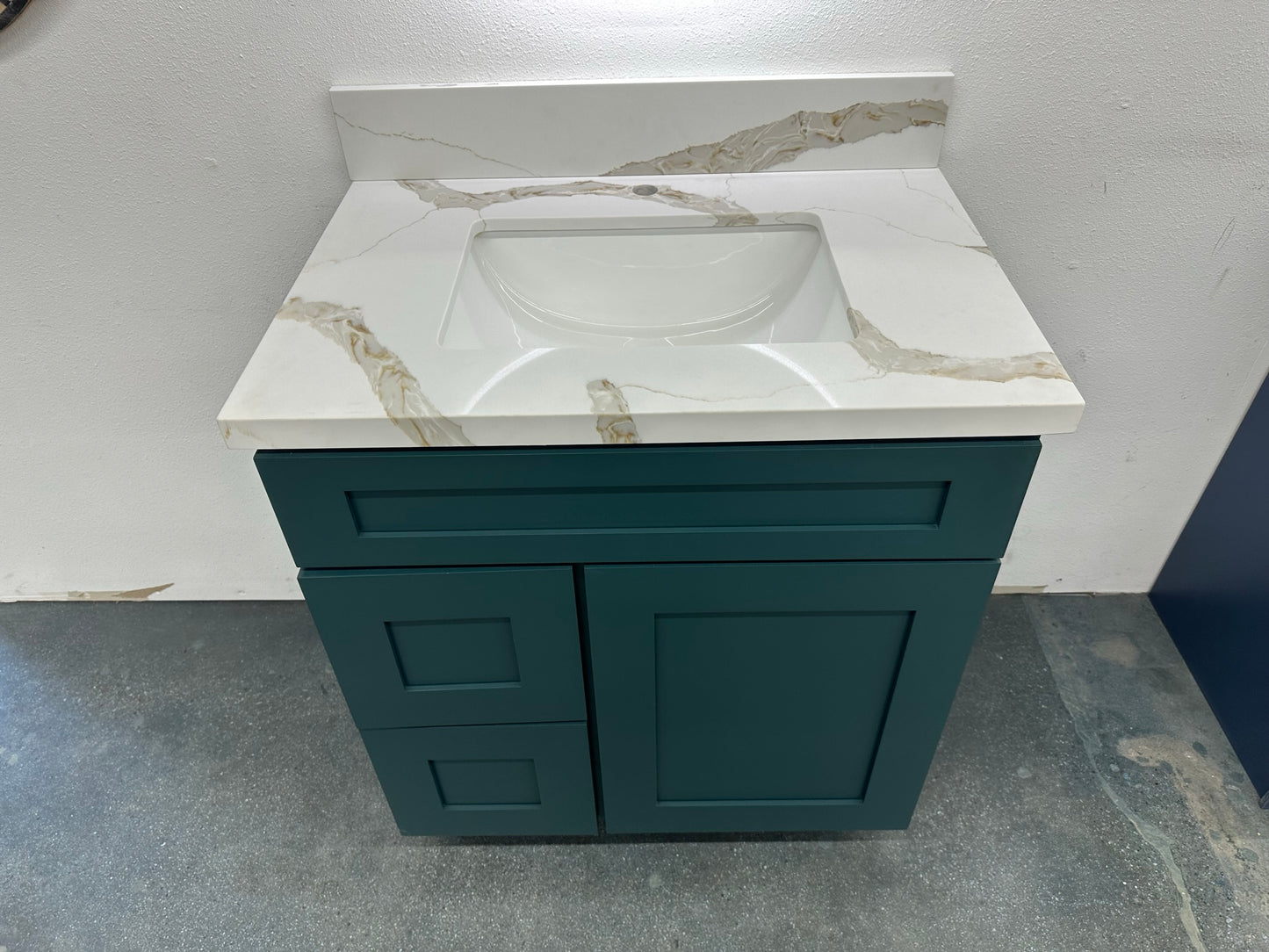 Calacatta Gold Quartz Vanity Top