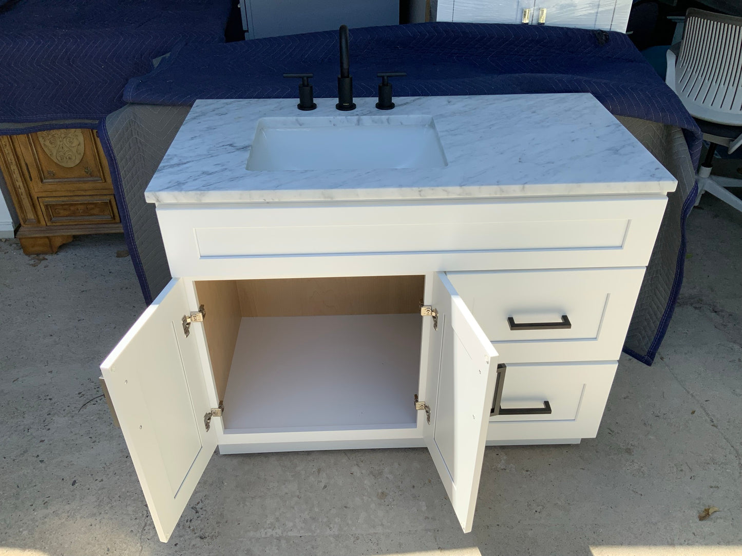 Seamless White Shaker