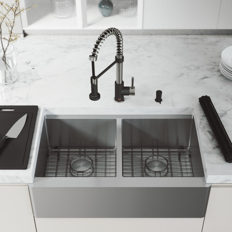 Oxford Flat 33" Stainless Steel Apron / Farmhouse Double Basin Kitchen Sink with Workstation