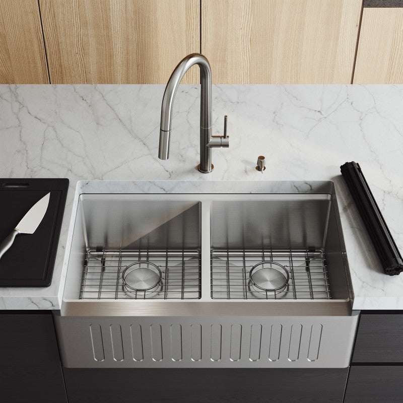 Oxford Fluted 33" Stainless Steel Apron / Farmhouse Double Basin Kitchen Sink with Workstation
