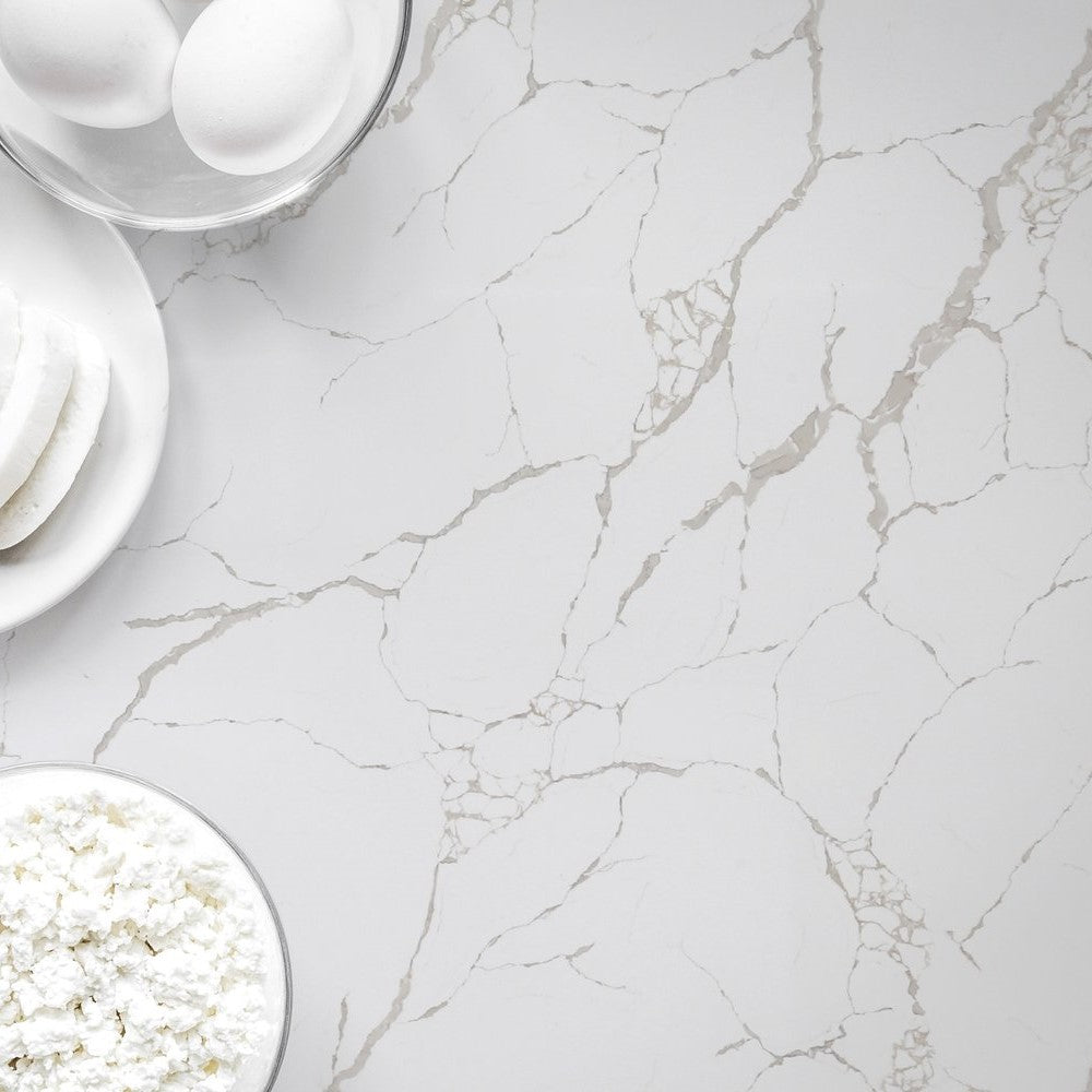 Calacatta Stratus Quartz Slab