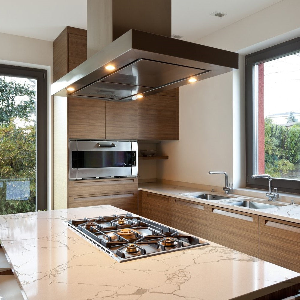 Calacatta Stratus Quartz Slab