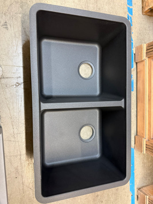 [CLEARANCE] 33 Inch Black Double Bowl Undermount Kitchen Sink