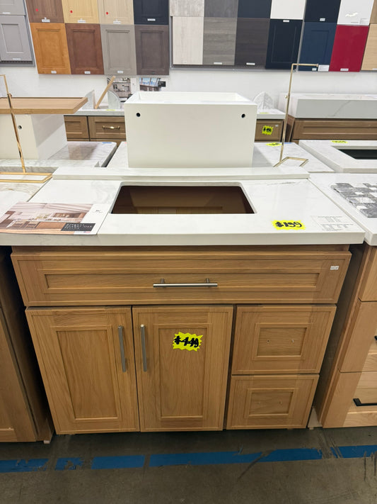 [CLEARANCE] 36" Elegant Oak Shaker Vanity Drawer Right [BASE ONLY]