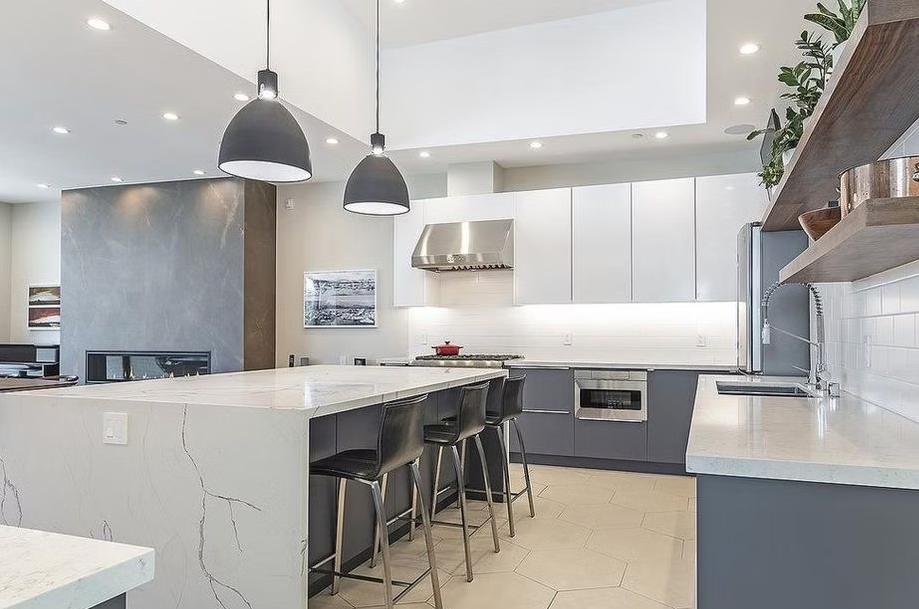 Calacatta Cielo Quartz Slab