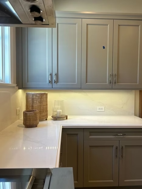 Calacatta Ria Quartz Slab