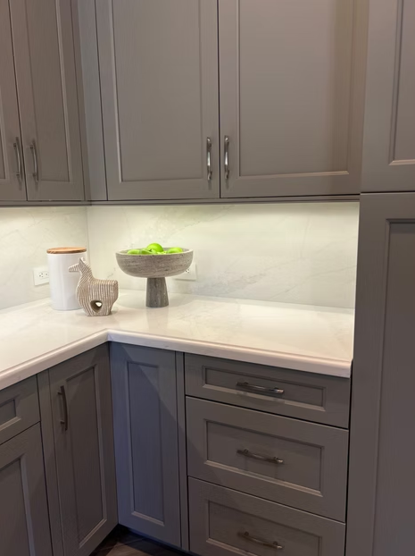 Calacatta Ria Quartz Slab